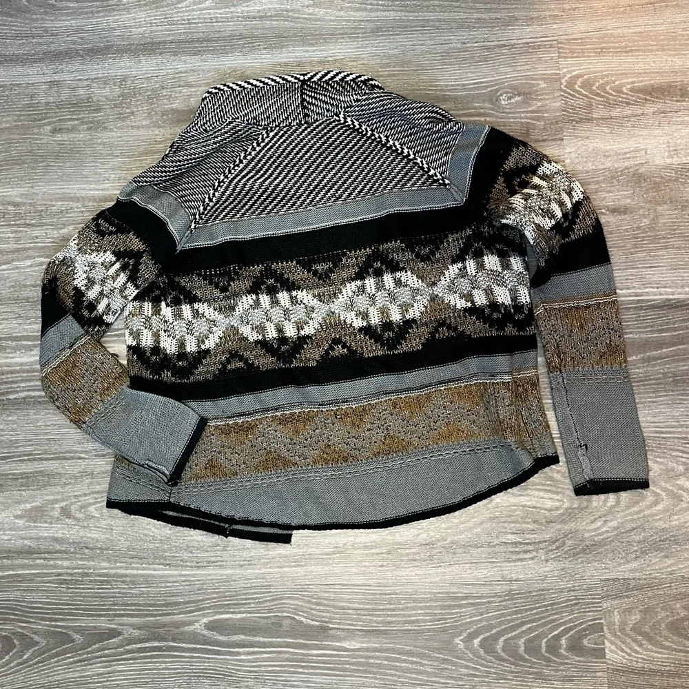Patterned Cardigan Size Large - Picture 5 of 7